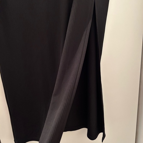 Leith Ribbed Side Slit Midi Skirt - Picture 5 of 6
